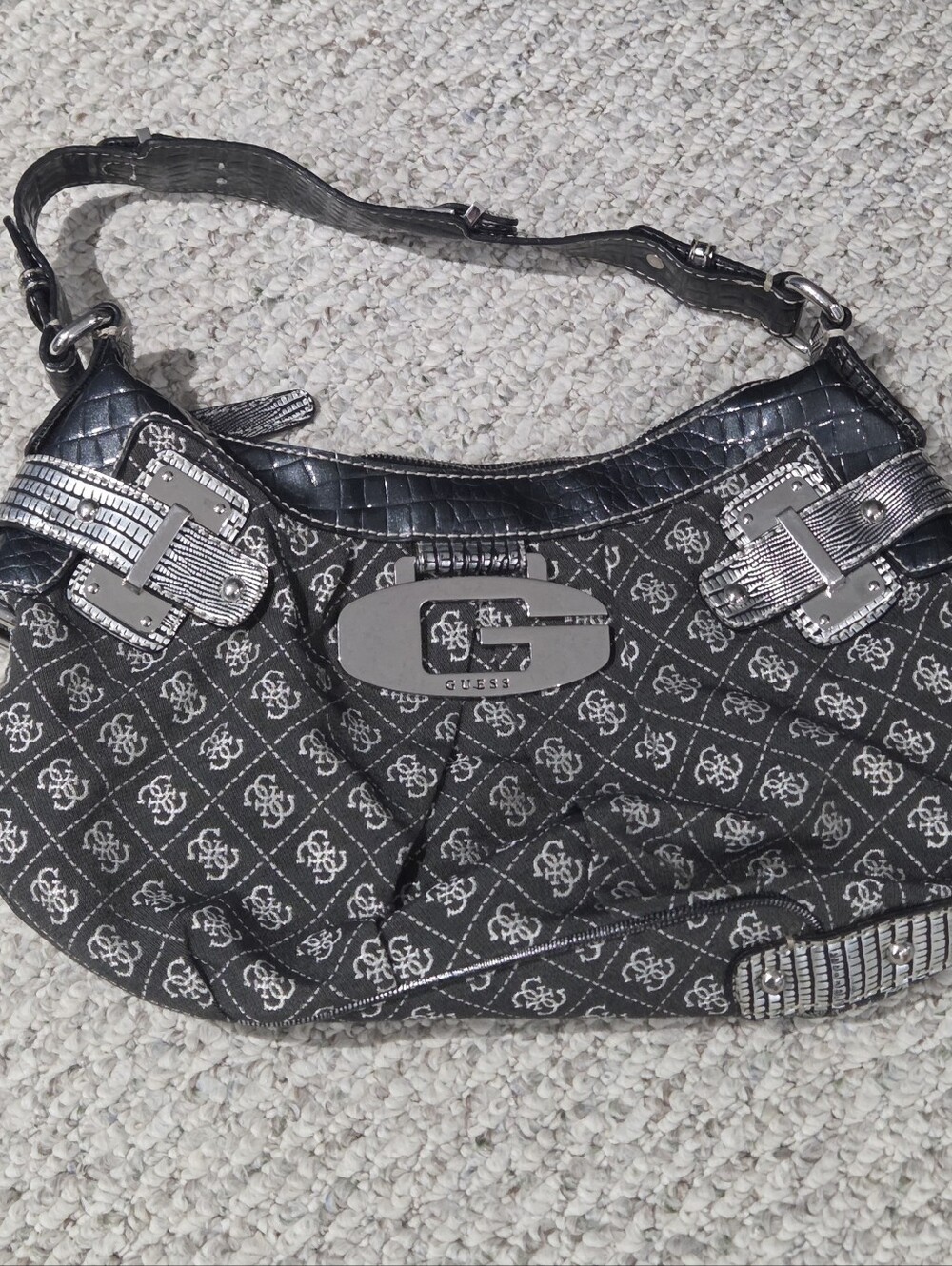 Vintage Guess Y2K Shoulder Bag